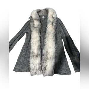 Chicos Sz 3 (S) Women's Coat Sweater Gray
Duster Faux Fur Wool